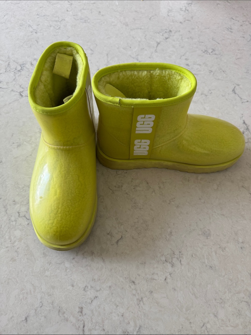 UGG clear mini ‘sulfer’ Women’s 7 Neon Lime Shearling-Lined Shortie Boots - Picture 1 of 10